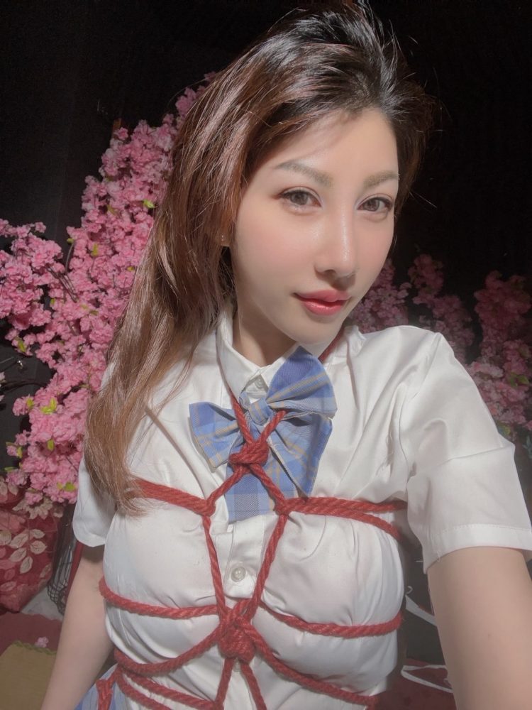 NINI 妮妮 @cartier666666