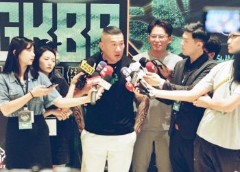 骨折小孩萬聖節學接枝水果