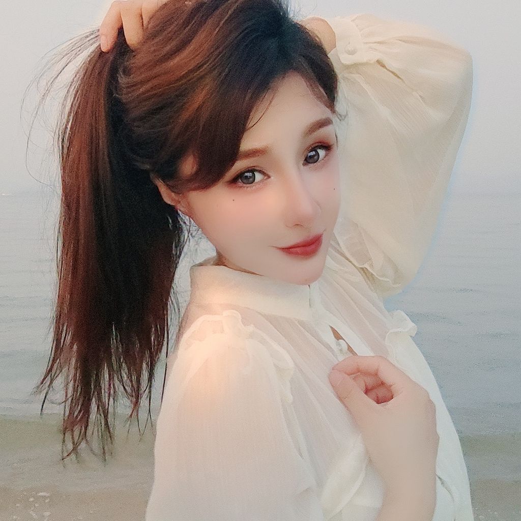 Sunny二兔 @cleo_yi 自拍