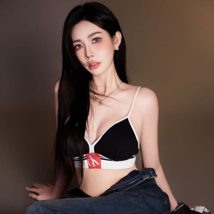 純慾天花板珊珊 @sansanbaby