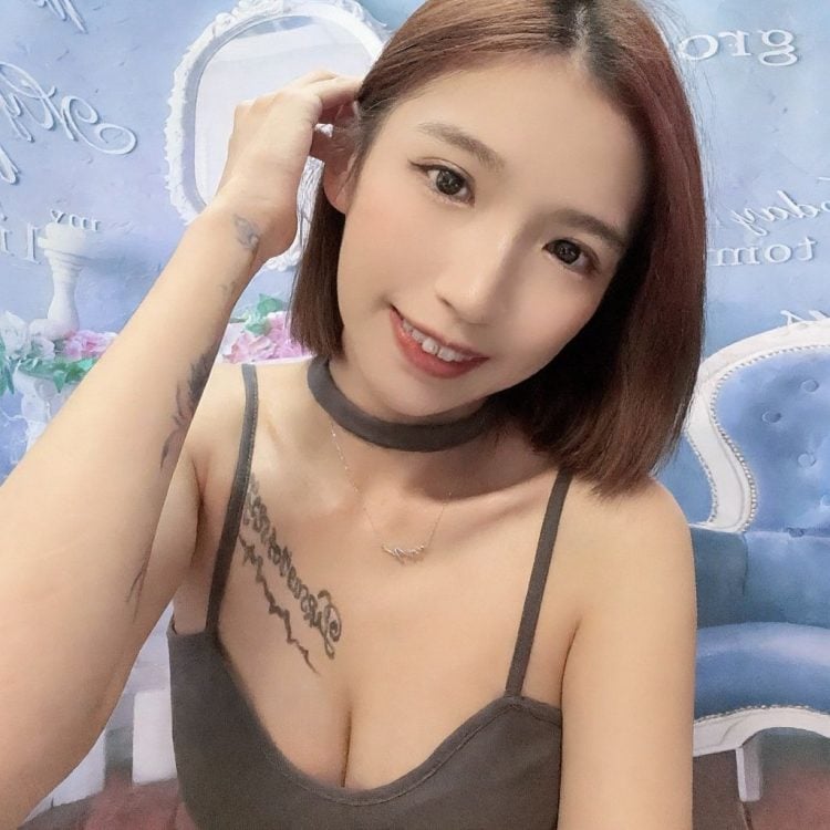 Liora @sexyellie